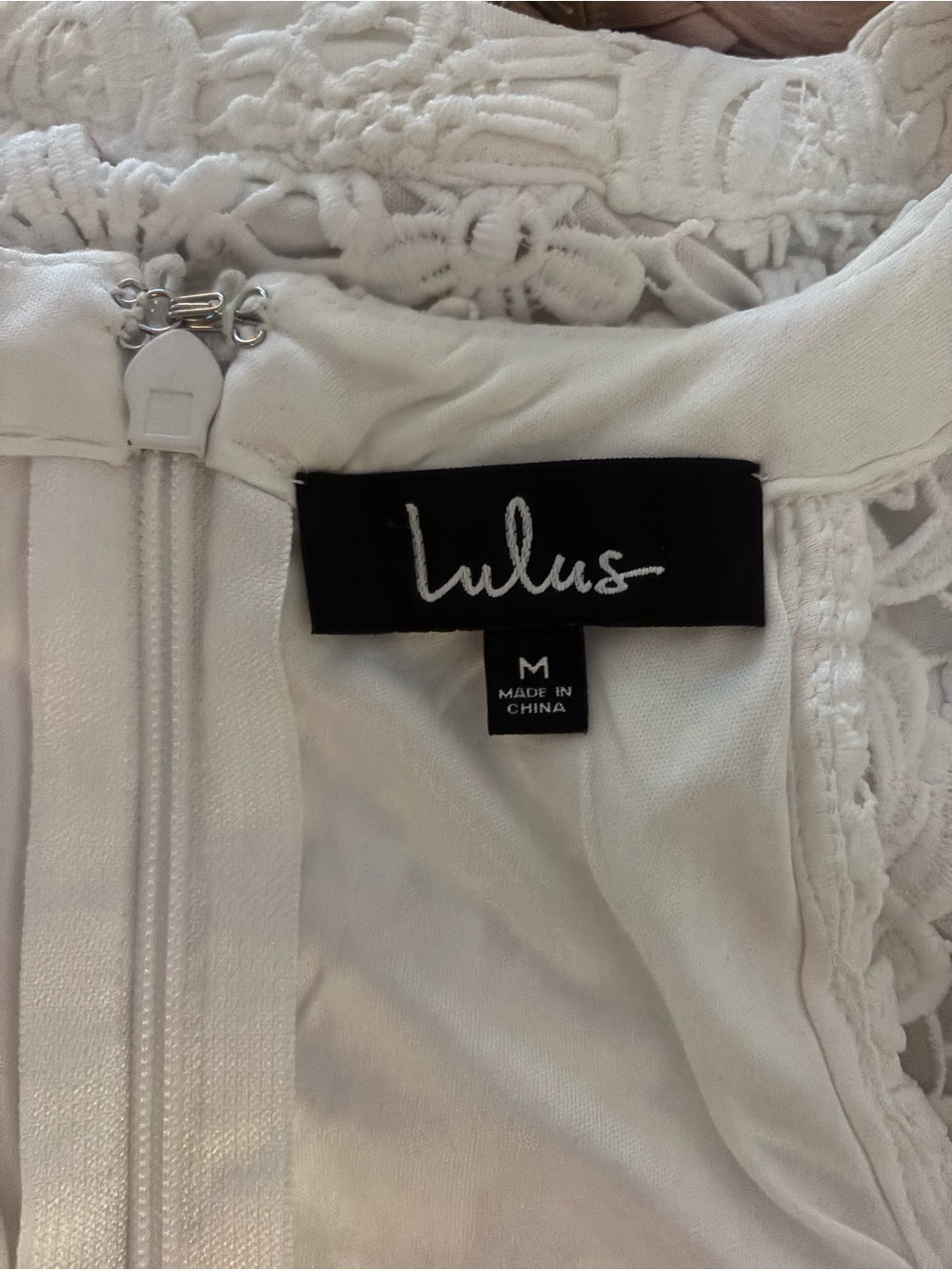 Lulus White lace dress with zipper back, fully lined, Size Medium - Picture 4 of 5